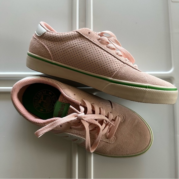 Etnies Women's Cali Vulc Sneakers - Picture 3 of 7